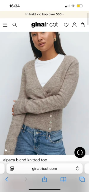 SÖKER DENNA I XS - Söker denna gina stickade tröjan i strl xs. Hör av dig om du är villig att sälja 