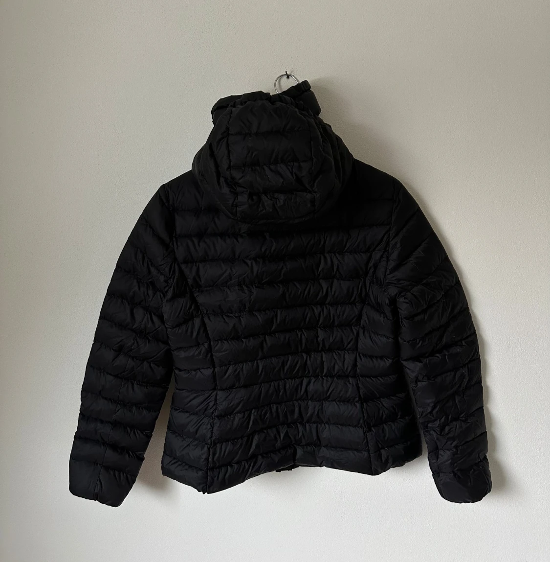 Svart dunjacka från Massimo Dutti - 1