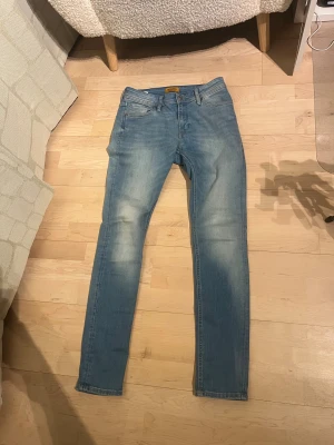 Jack & Jones Jeans - Modell: skinny fit Liam / Glenn 29/32 | skick: 9/10
