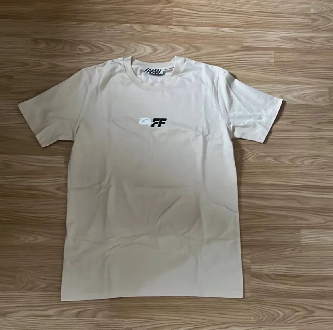 Beige Off-White t-shirt med tryck