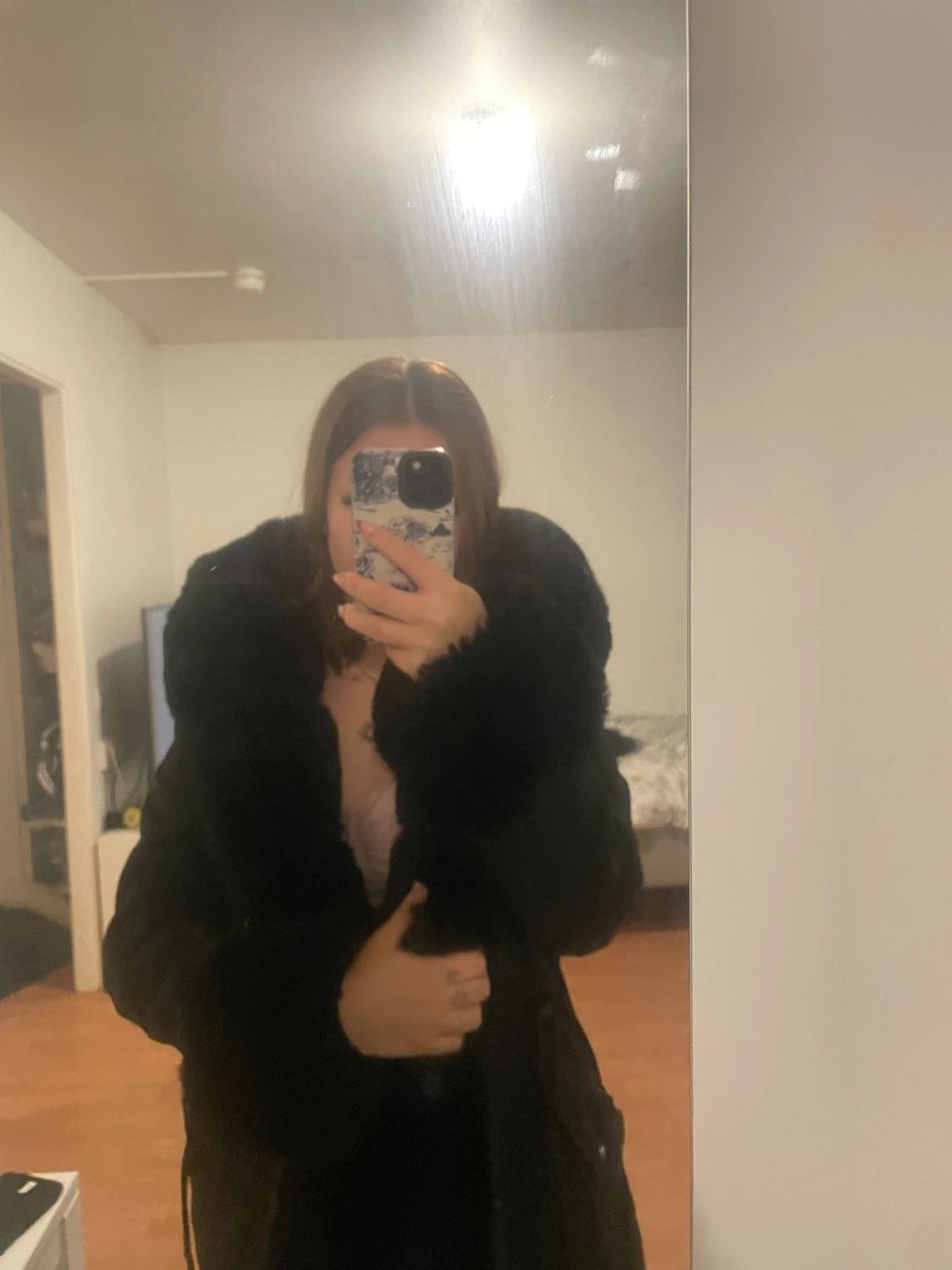 Svart pälsjacka från Copperose - 1