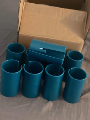 Julklappskärare från 30kr/st!  - Helt nya!  Bäste jul & presentpappers skärare.  Säljes omgående Aldrig använda  10st kvar, passa på!  - 1st 30kr - 2st 55kr - 3st 90kr  VID BESTÄLLNING VÄLJ VALFRI summa beroende på hur många du vill ha, skickar du förslagsvis med summa av 30kr, vill du alltså bara köpa 1styck eller 55kr för 2st, eller 90kr för 3st, Exempel.  För övrig info, kontakta mig / Ge mig en följ! ;) 