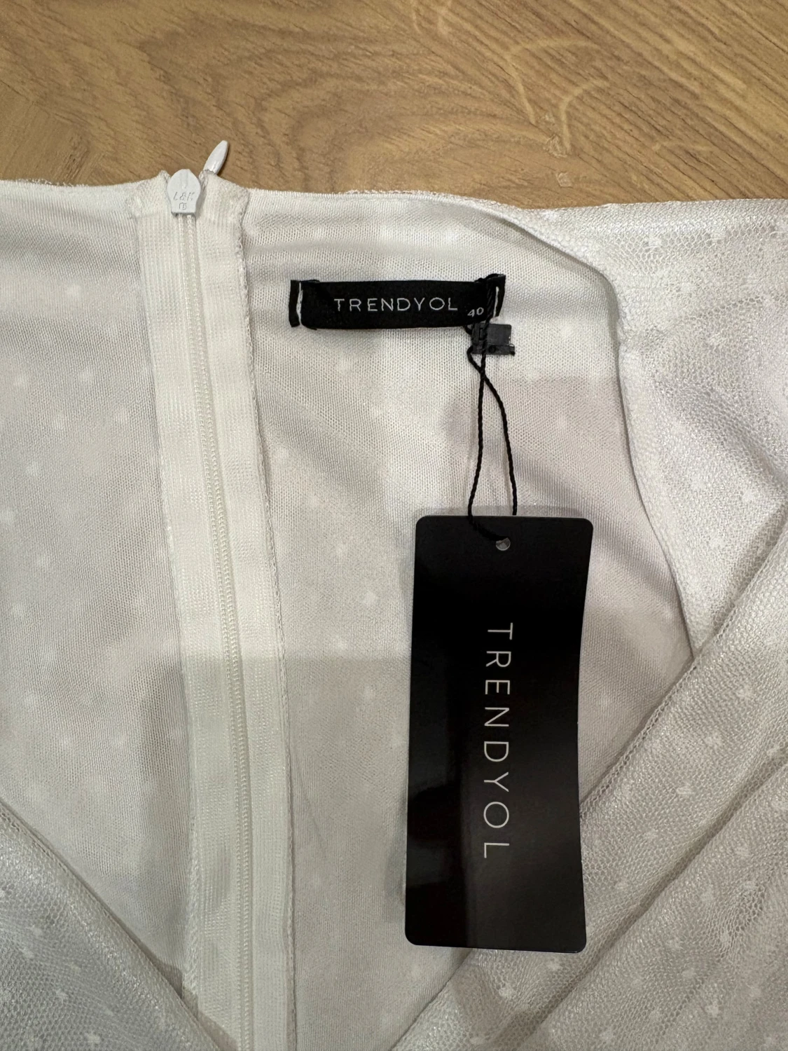 Vit prickig kort klänning Trendyol - 2