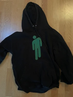 billie eilish hoodie - billie eilish tour hoodie, stockholm, sverige står på. pris kan diskuteras 