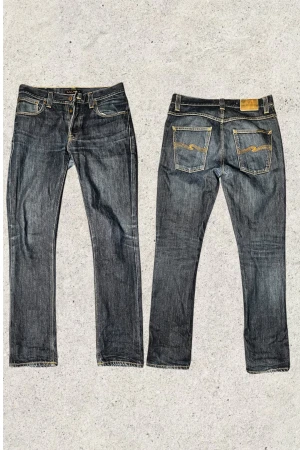 Nudie jeans - Grim Tim - Riktigt snygga nudie jeans som är i modell grim tim lite smalare passform. De är dry dirt organic vilket gör att de endast kommer bli snyggare ju mer dem används de är i storlek w32 l34 vid fler funderingar är de bara att skriva mvh FABIANFASHION
