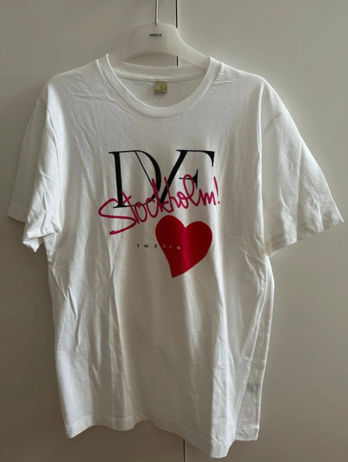 Vit t-shirt från DVF
