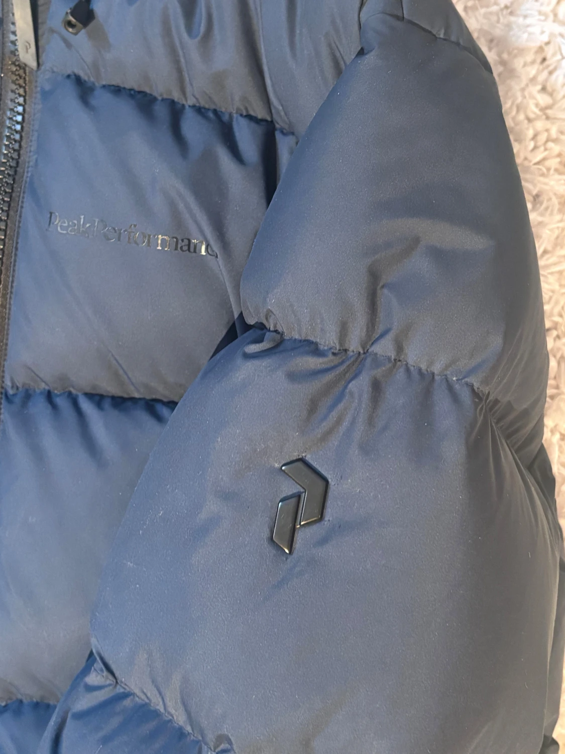 Mörkblå Peak Performance dunjacka - 5