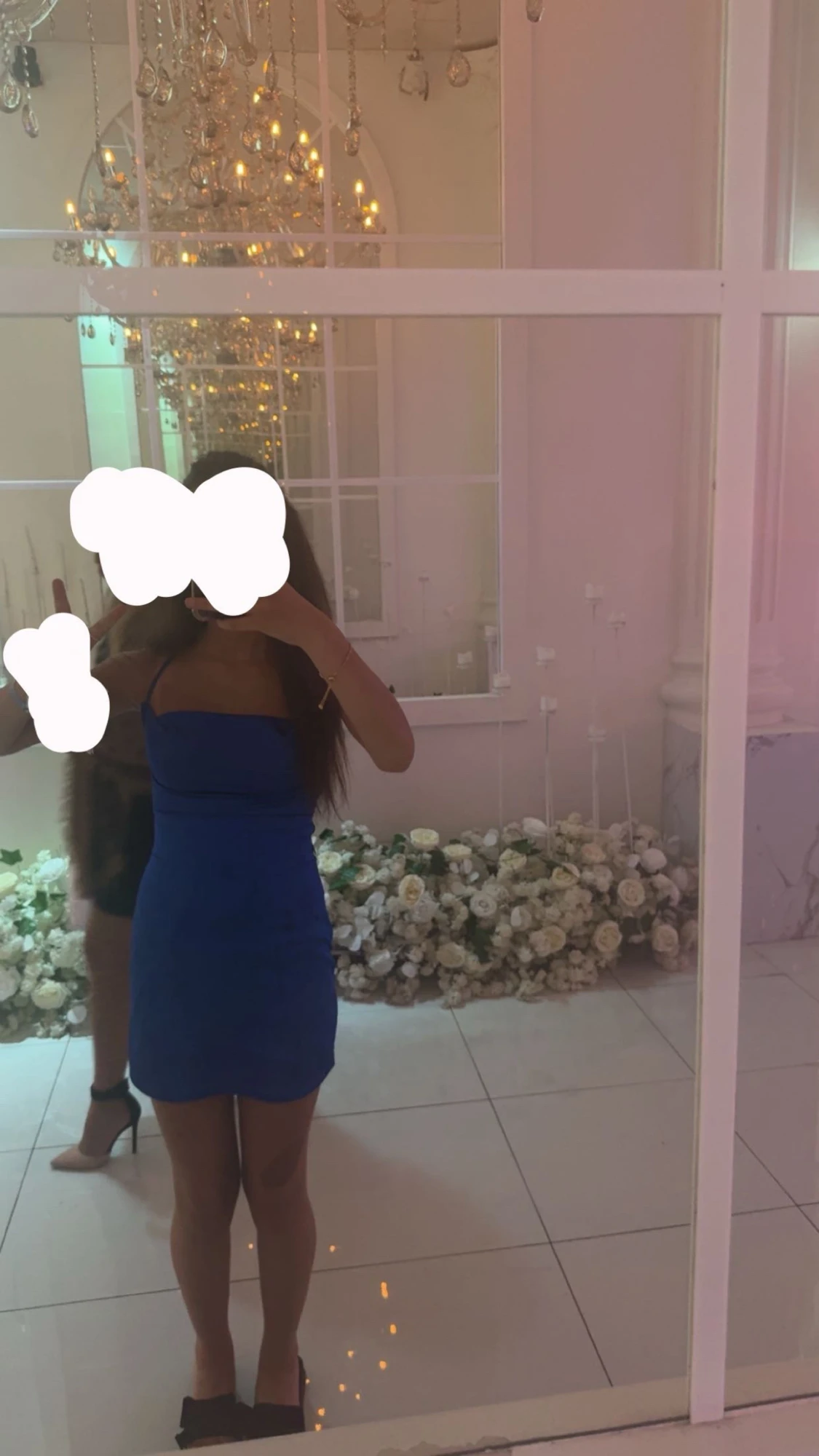 Blå kort klänning med smala axelband - 1