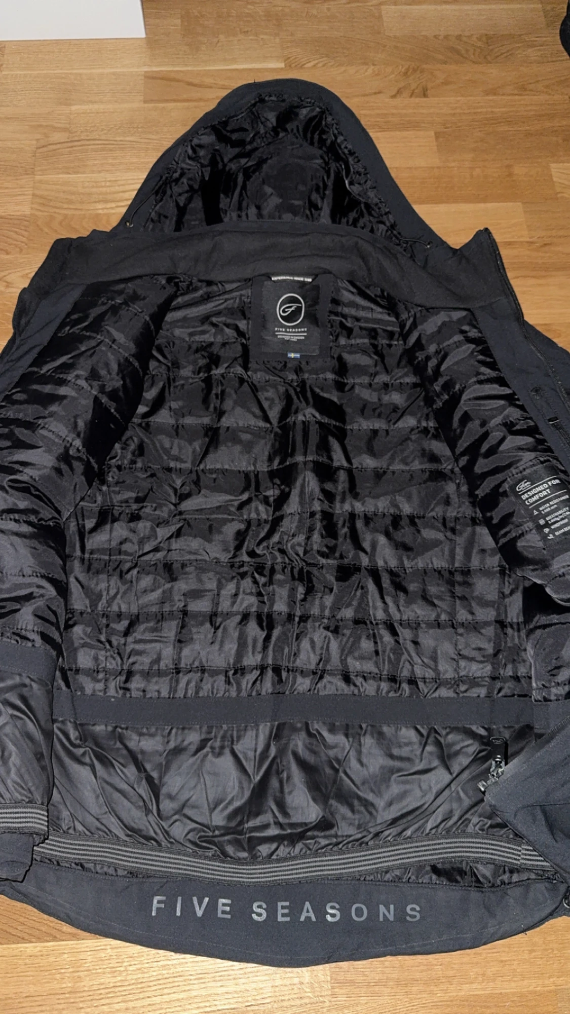 Svart pufferjacka från Five Seasons - 1