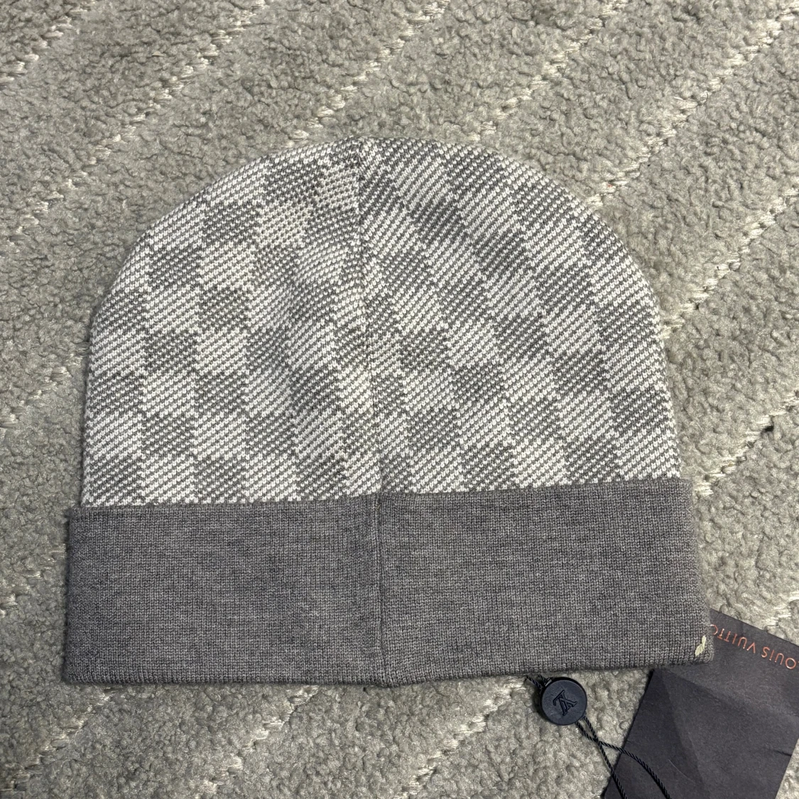 Grå rutig mössa från Louis Vuitton - 1