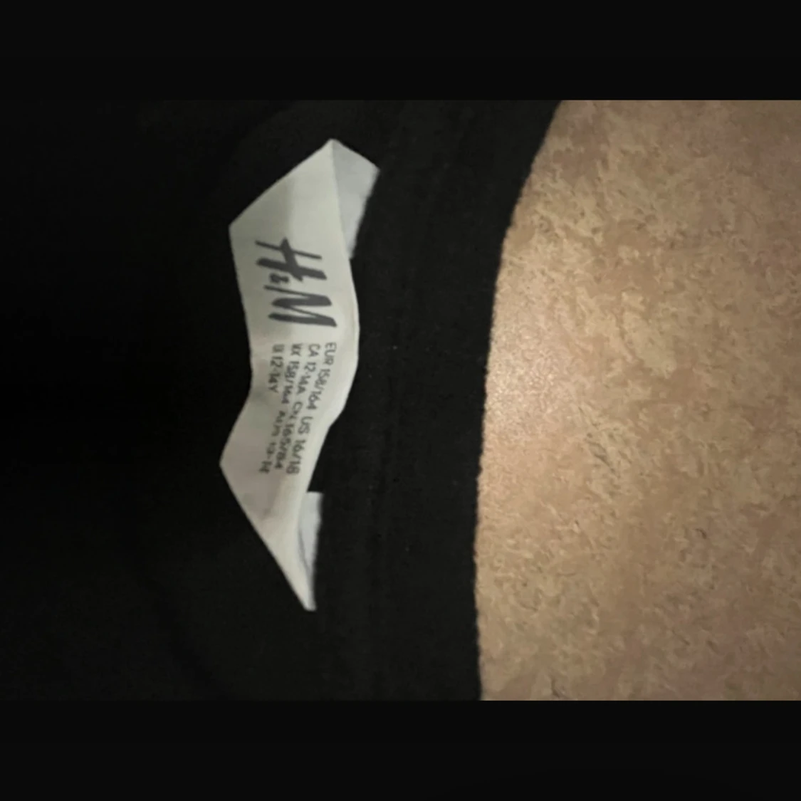 Svart kortärmad topp från H&M - 2