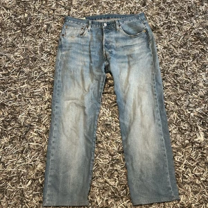 Levi's 501 ljusblå jeans W31 L34 - Levis 501, knappt andvända