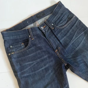 Tiger of Sweden jeans  - Tiger of Sweden - skick 9/10, mycket bra skick - storlek 28/32, men passar oxå 29/32 - modell: pistolero (slim fit) - skriv om ni vill ha mått 📏- sjukt feta och bekväma jeans! - pris kan diskuteras - hör av er vid frågor🙌