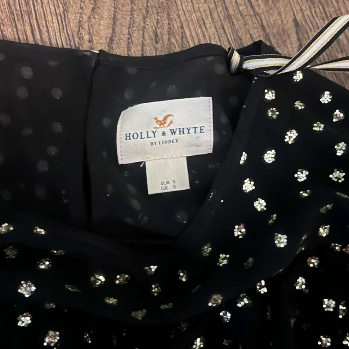 Svart glittrig blus - 1