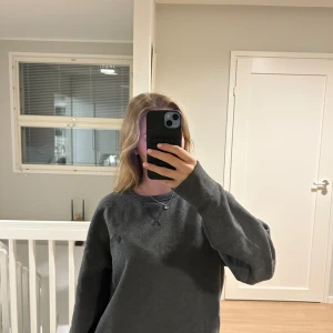 Polo ralph lauren college tröja - College tröja som alldig blivit använd.