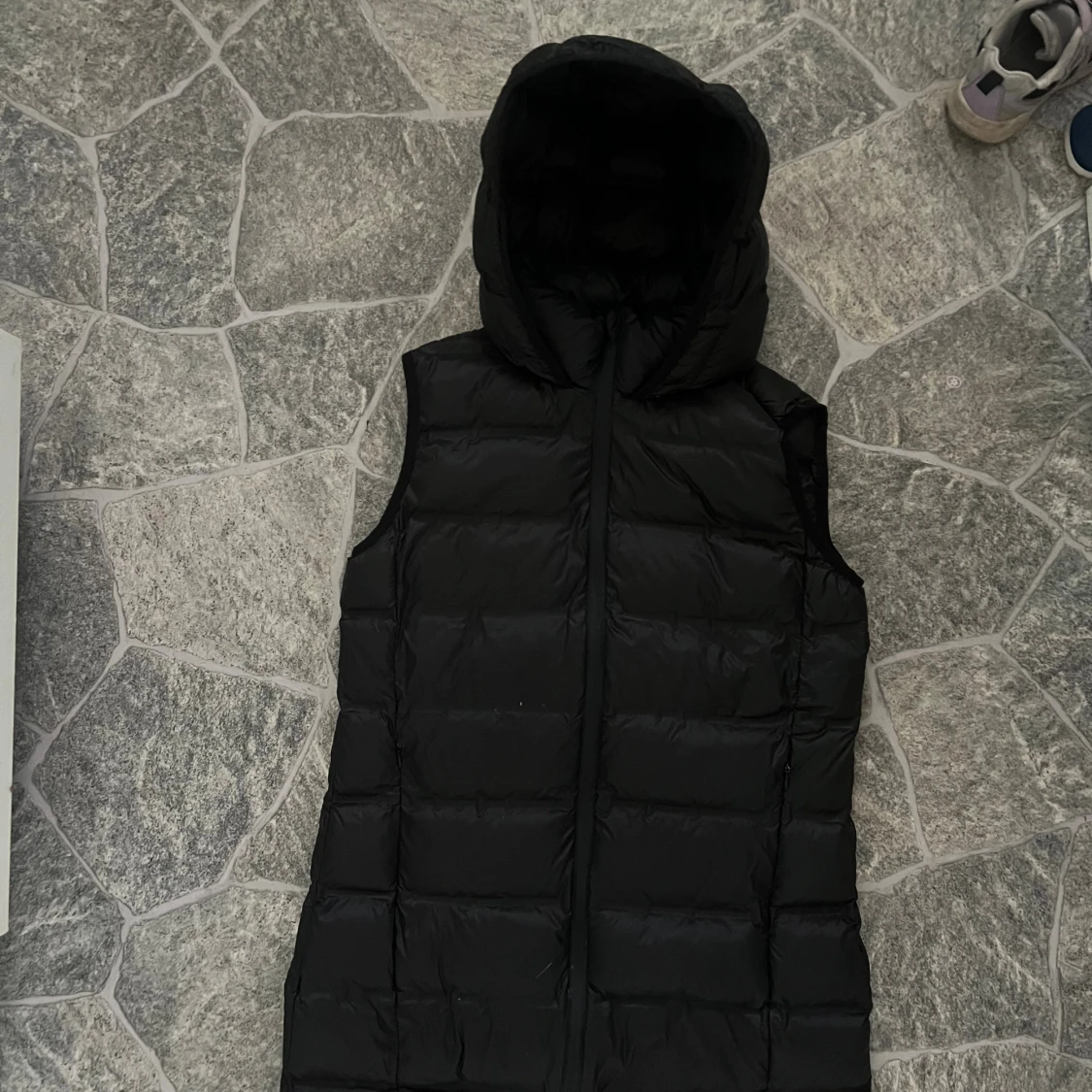 Svart dunväst från Zara XS