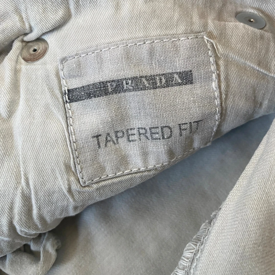 PRADA Ljusgrå tapered jeans  - 1