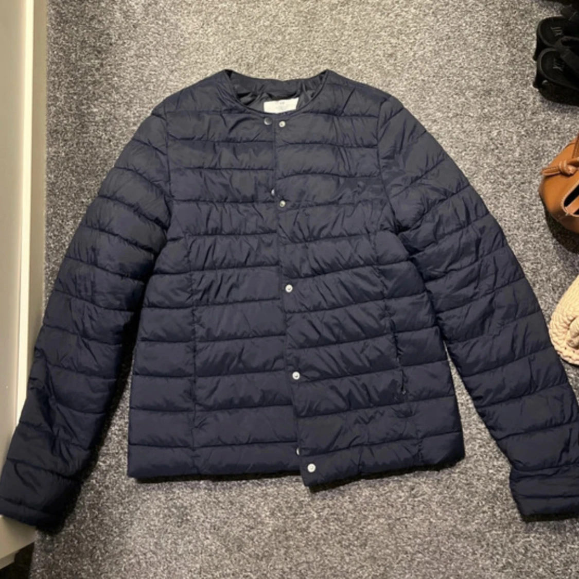 Svart pufferjacka från H&M - 2