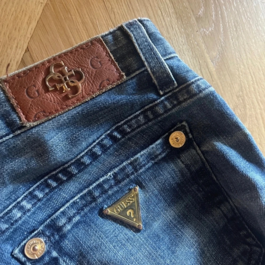 Lågmidjade Guess jeans - 2