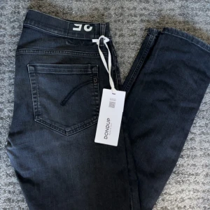 Dondup Jeans - George, Grå/Svarta - Gråa - Dondup jeans, George, grymt skick, storlek 35, fits 34