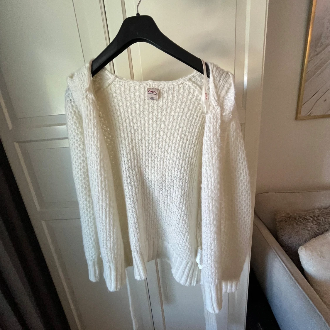 Vit stickad kofta med luva - 1