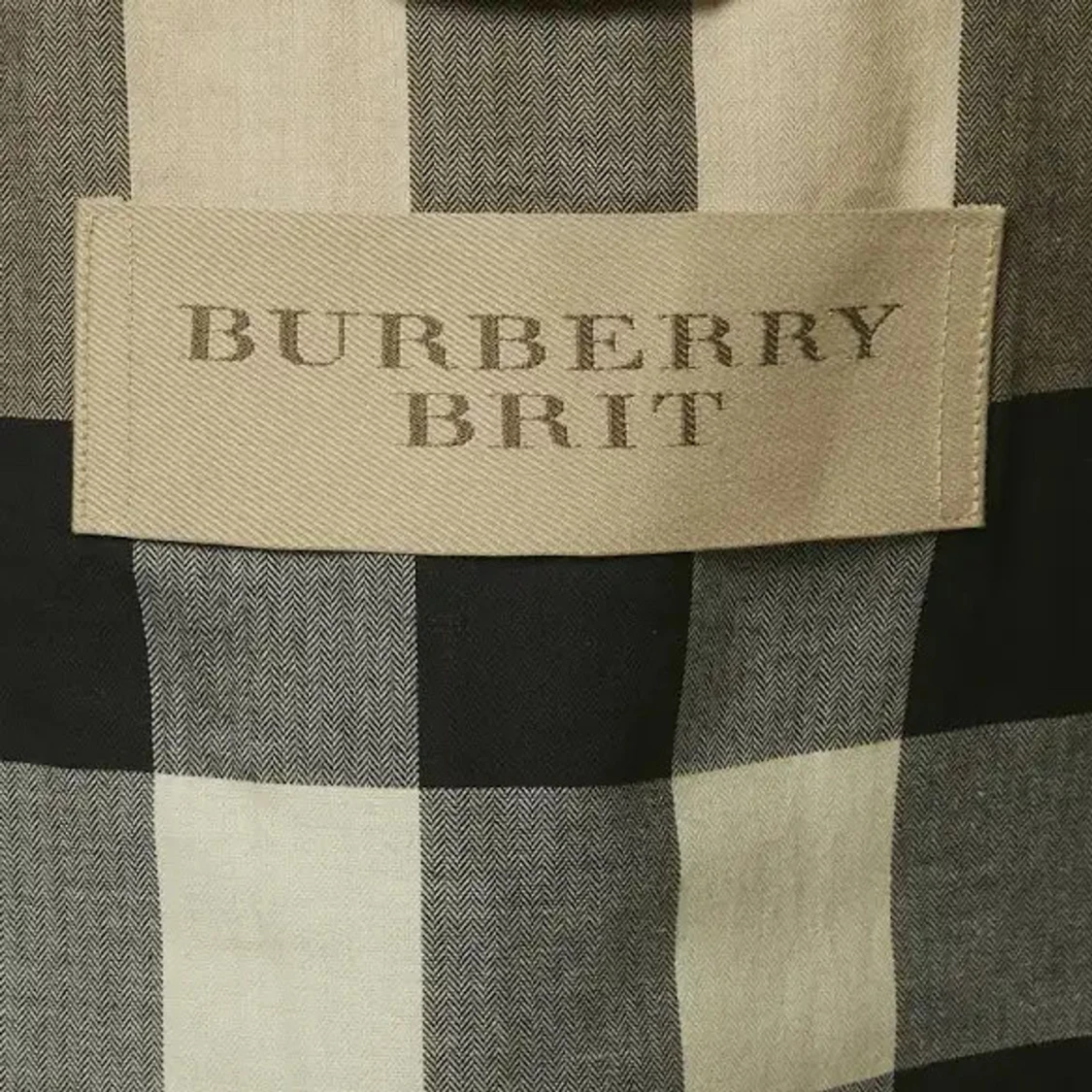 Svart trenchcoat från Burberry Brit - 2