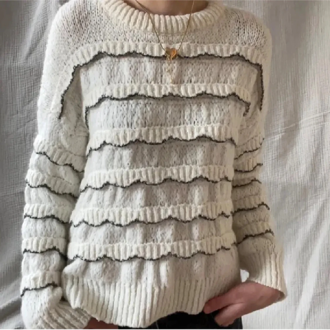 Stickad tröja med volanger från Zara - 1