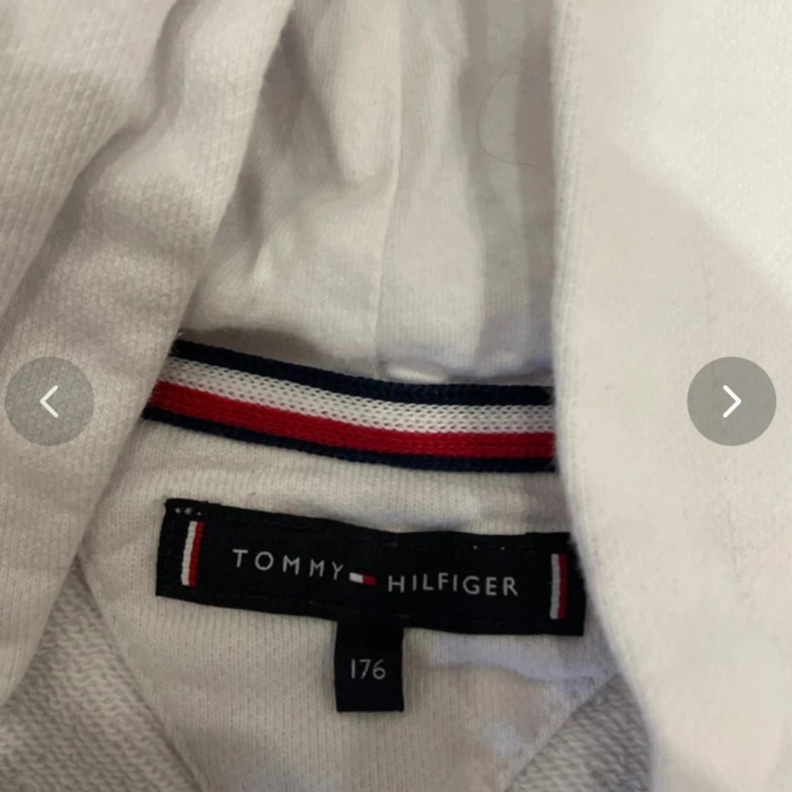 Vit hoodie från Tommy Hilfiger - 2