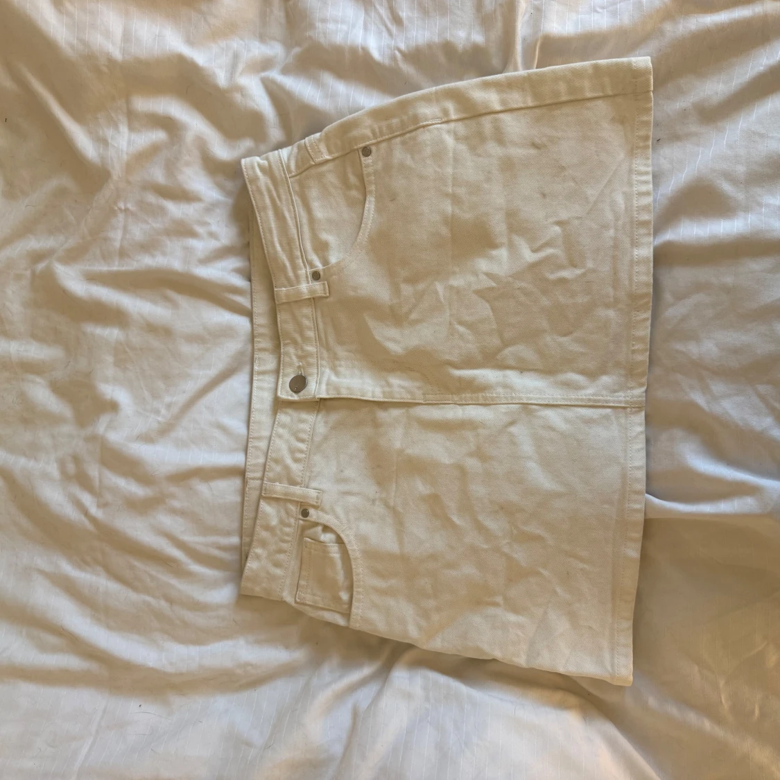 Vit jeanskjol från Weekday