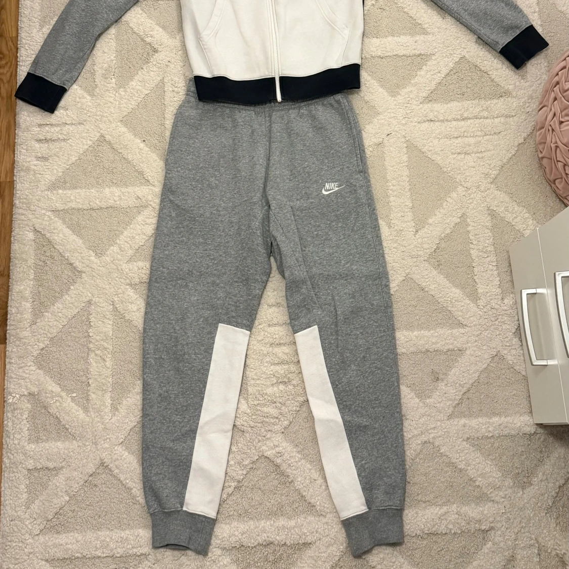 Säljer Nike Tracksuit! - 1
