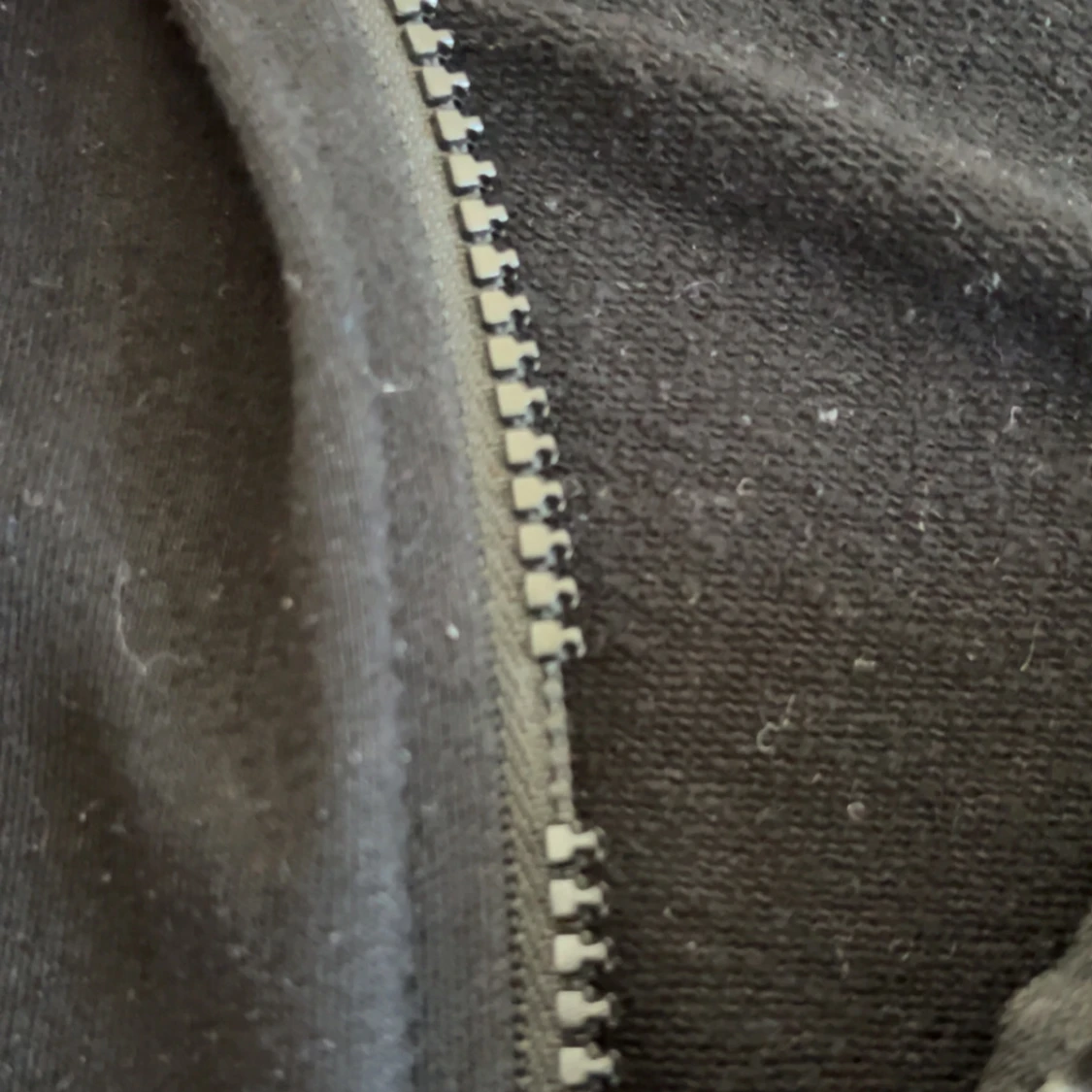 Svart hoodie med dragkedja - 4