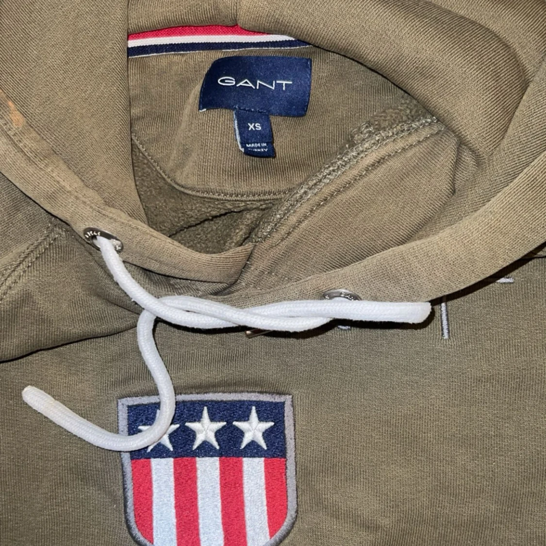 Olivgrön hoodie från Gant XS