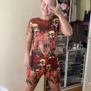 Tung tung tung sahur LABUBU - One of a kind labubu som är ett riktigt kap. kollektionen heter Ester tung tung tung sahur. Riktigt fluffig och mysig om jag får säga det själv. Endast använd några fåtal gånger. Hoppas du njuter av den lika mycket som jag gjort.