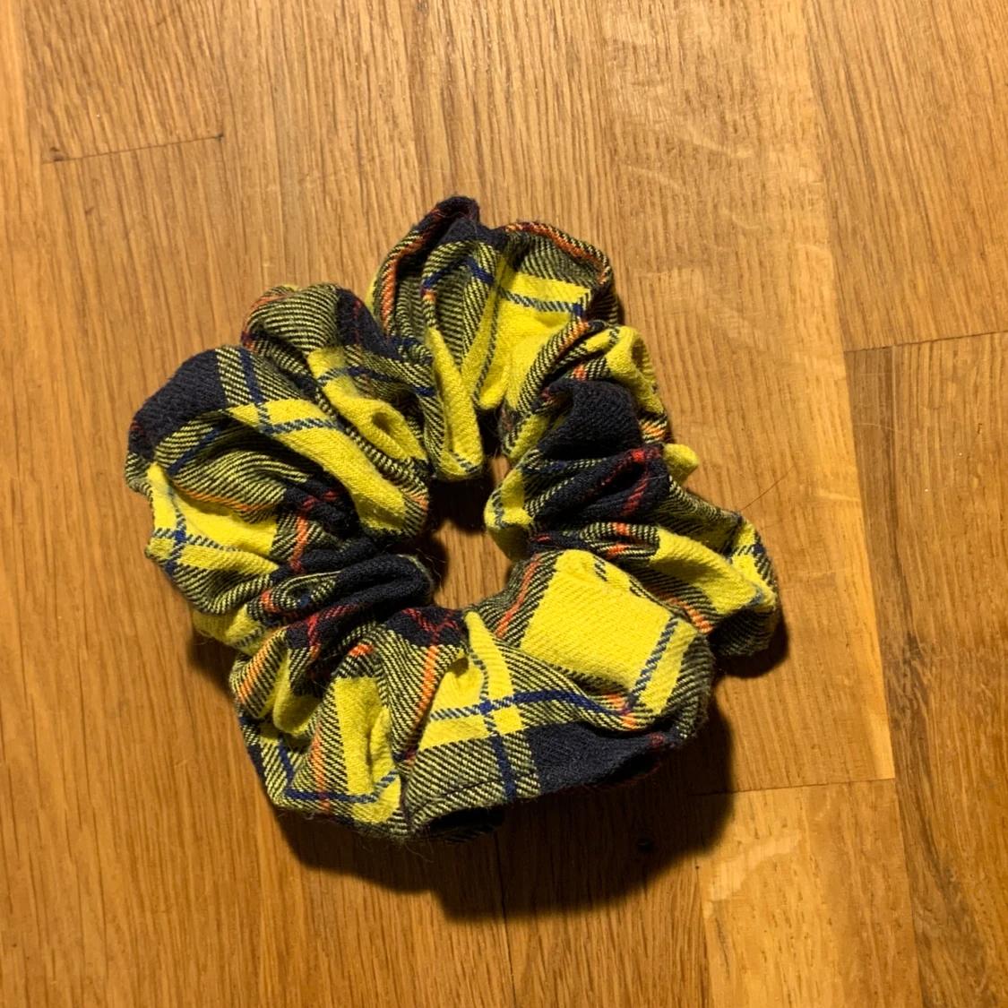 3 scrunchies  - 2