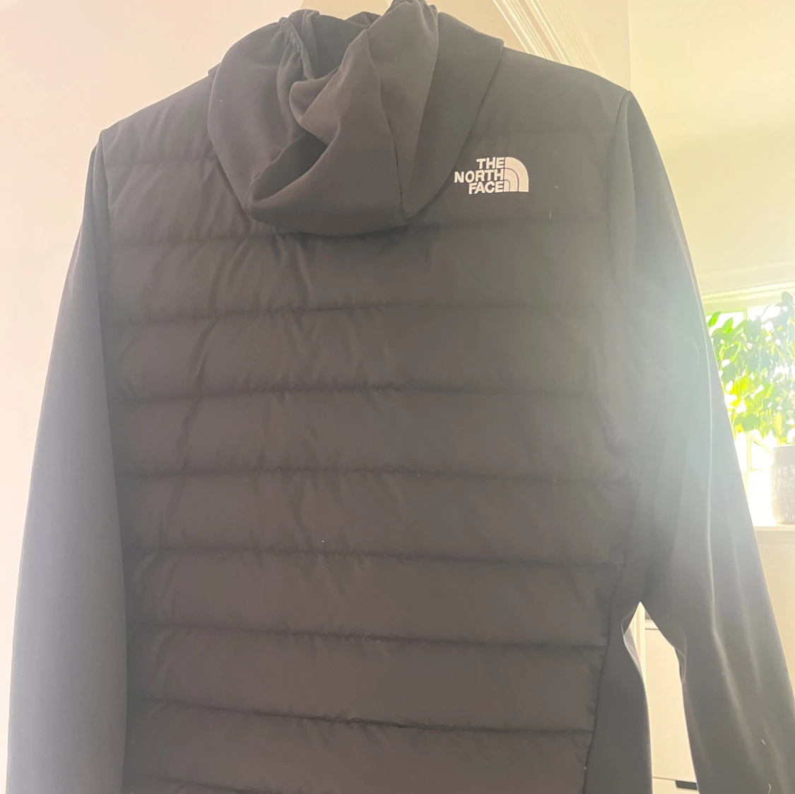 Svart pufferjacka från The North Face - 1