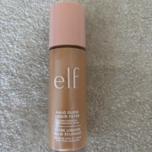 Elf Halo Glow Liquid Filter Fair/Light - Glow booster i flytande form från e.l.f. i nyansen Shade 2 Fair/Light. Öppnad men relativt mycket kvar i.🥰