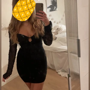 Oh Polly klänning - Använd två gånger. Storlek 8