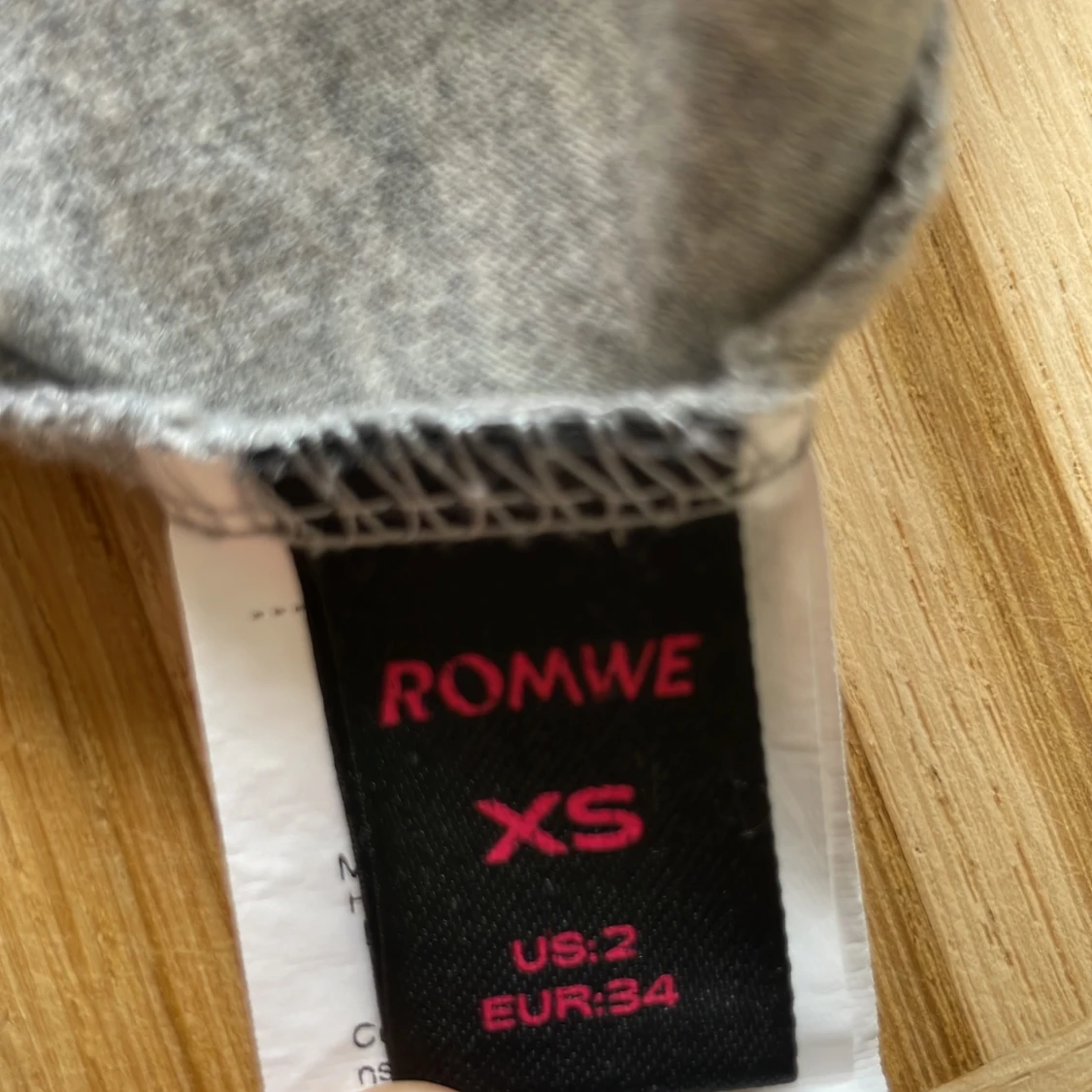 Grå linnetopp med spets från Romwe - 2