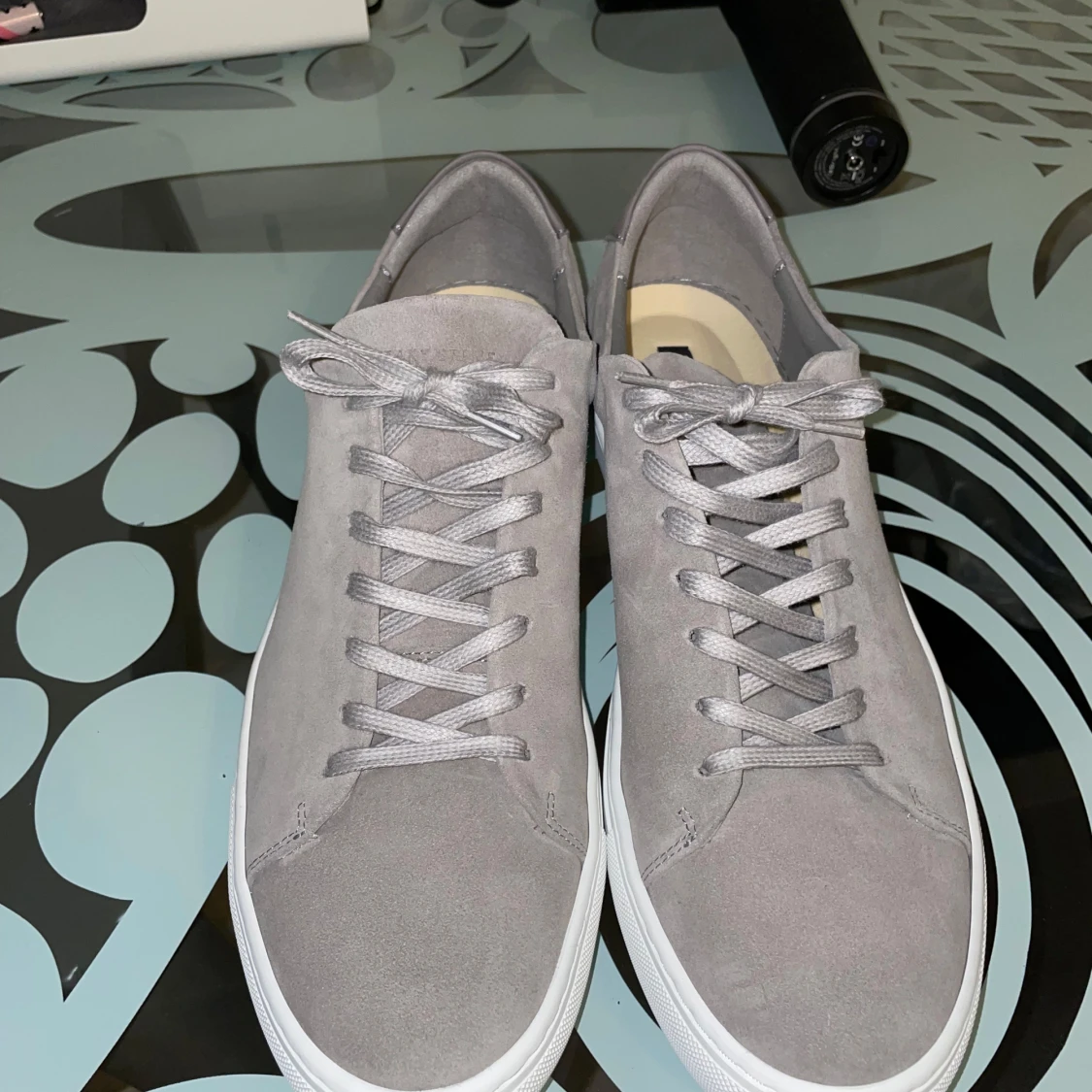 Grå sneakers från Sneaky Steve - 2