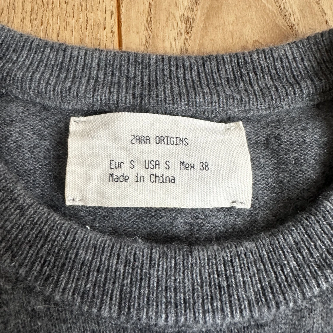 Mörkgrå stickad tröja från Zara Origins kashmir  - 1