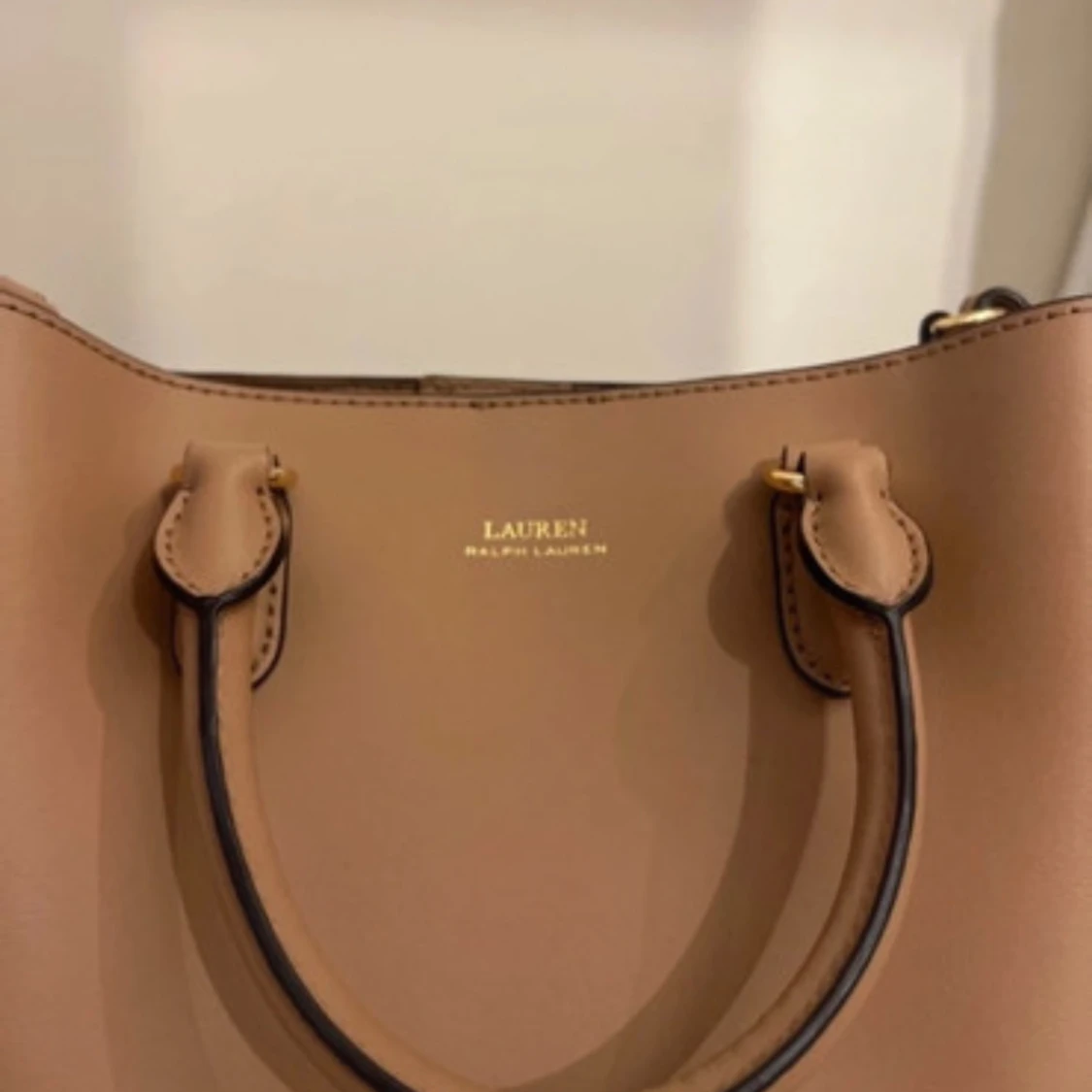 Beige handväska från Lauren Ralph Lauren - 1