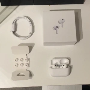 Air pods pro - Säljer helt nya air pods pro!!!