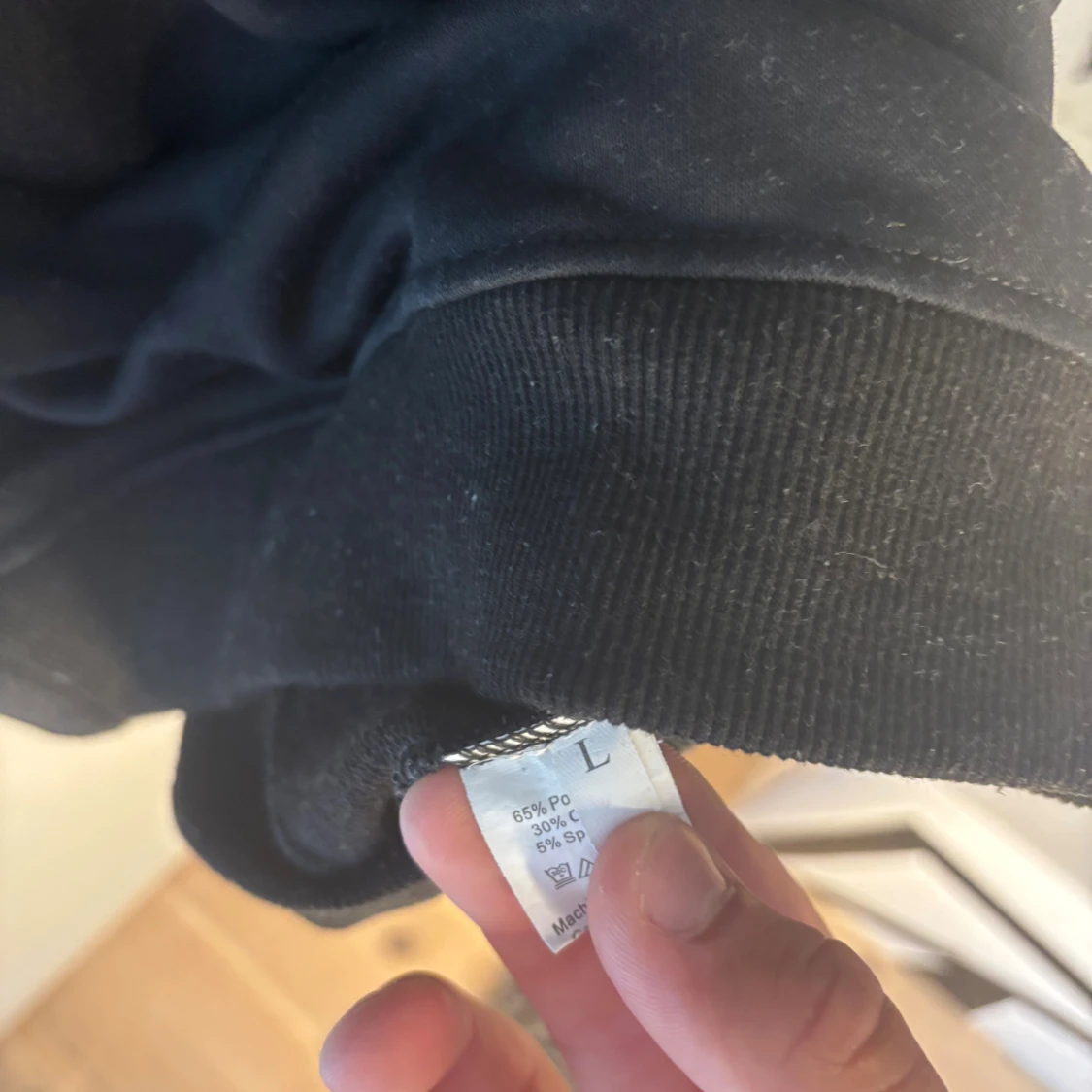 Svart hoodie från Alexander McQueen - 2