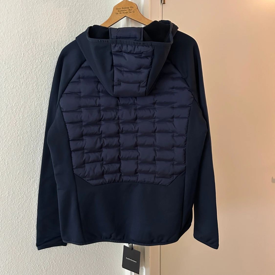 Marinblå Peak Performance jacka  - 3