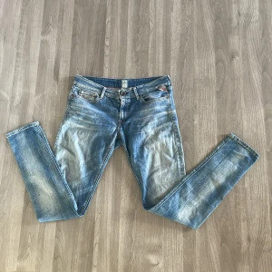 Replay slim fit - Snygga blåa replay slim fit jeans och mycket bra skick. Storlek 29,32. Hör bara av er om ni undrar på något.