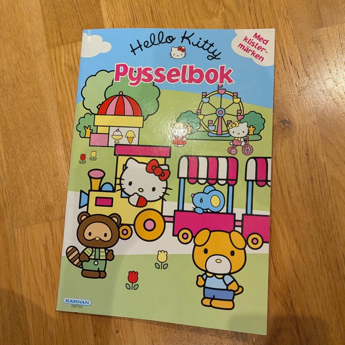 Tre oanvända hello Kitty - pyssel/målarböcker  - 2