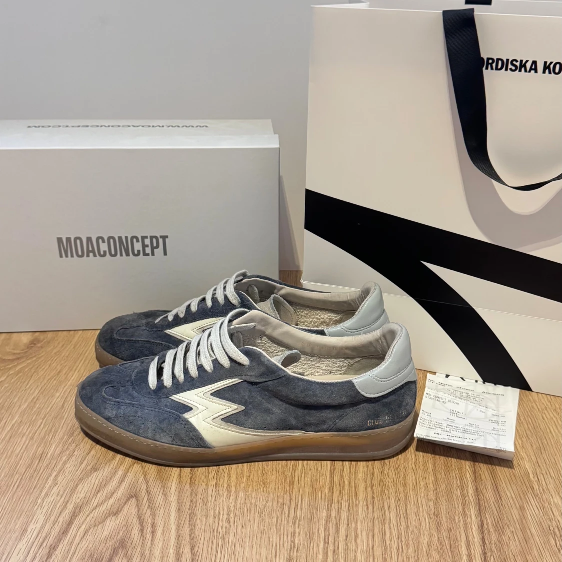 Moa Concept blå mocka sneakers