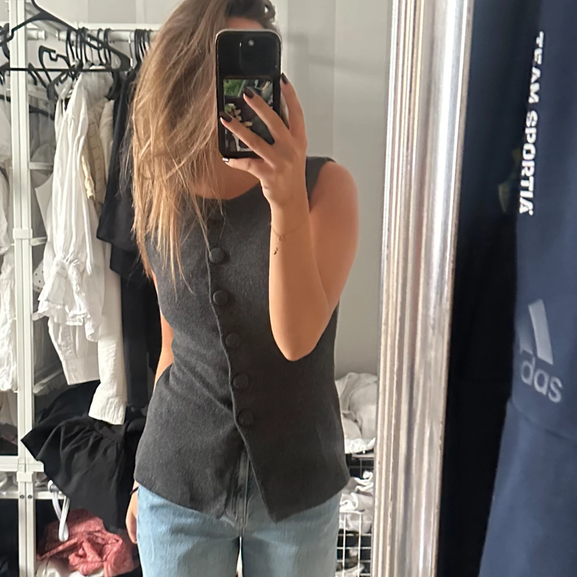 Mörkgrå tröja med knappar - 1