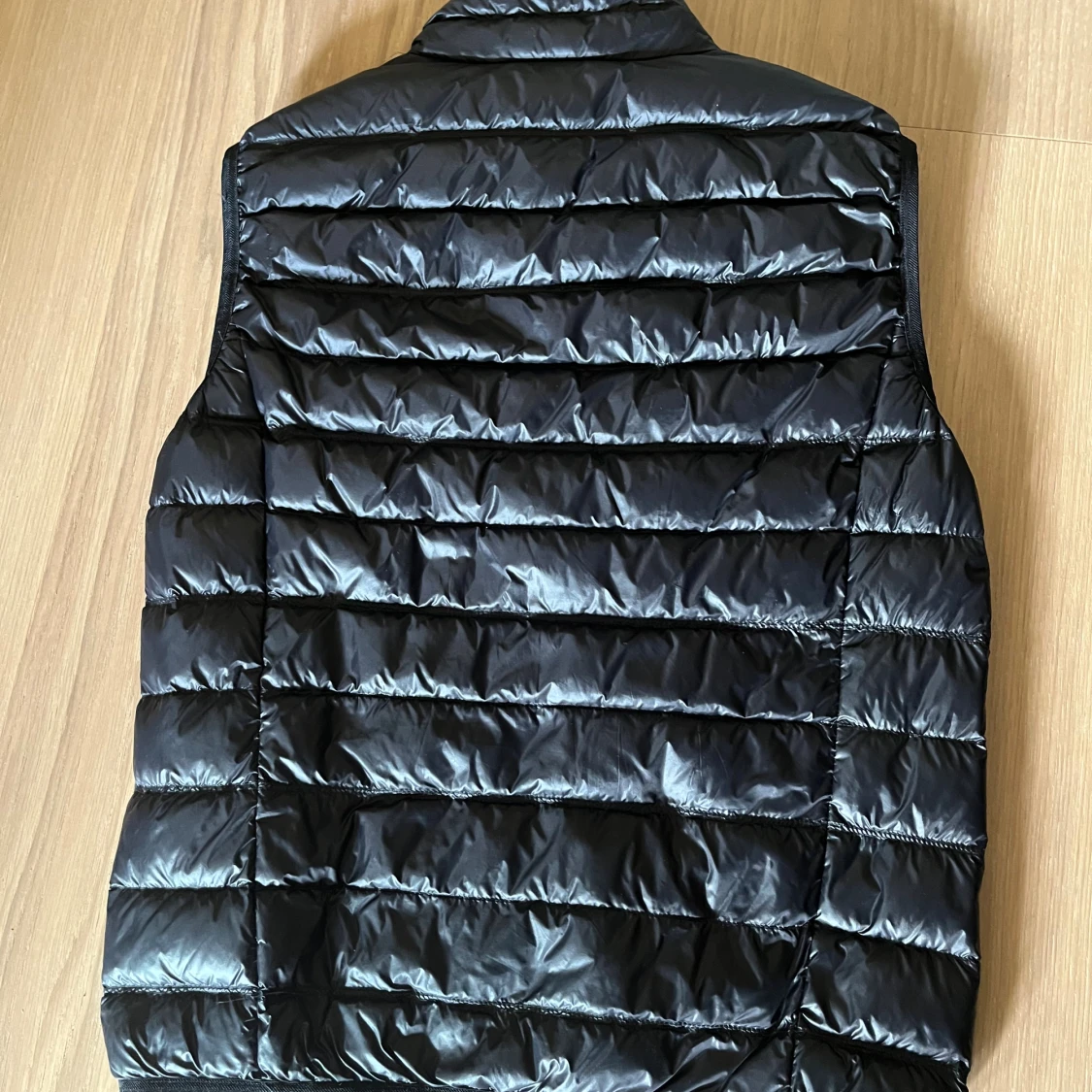 Svart dunväst från EA7 Emporio Armani - 2