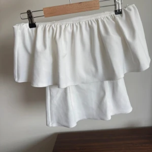 Intresskoll!!!!  - Zara volang tröja skriv hur mycket ni kan betala för den köpt för 300kr och är slutsåld över allt!!